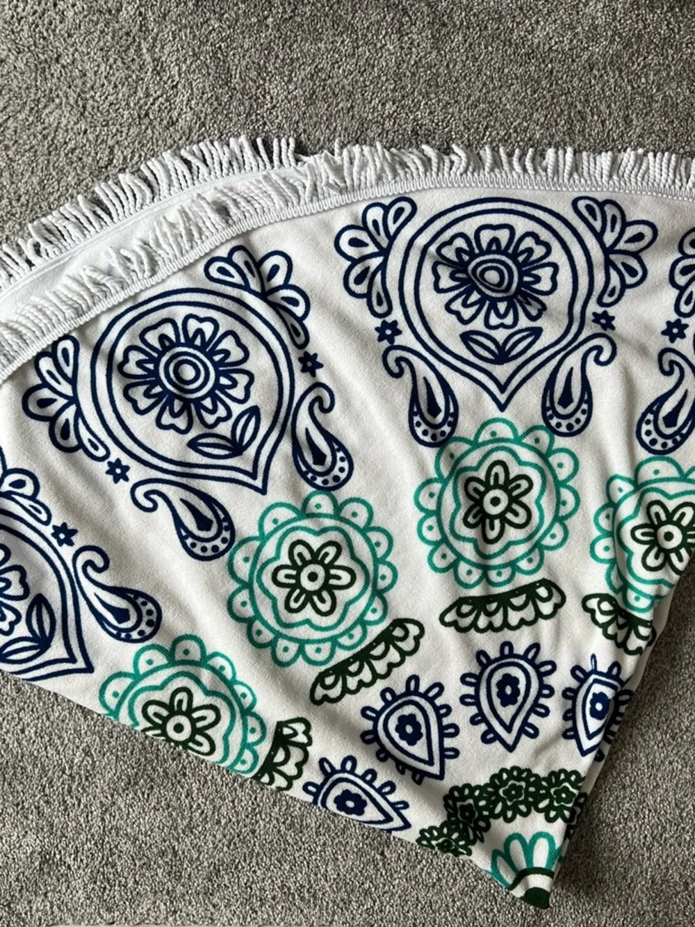 Ricdecor Round Mandala Beach Towel - White with Blue & Teal Print